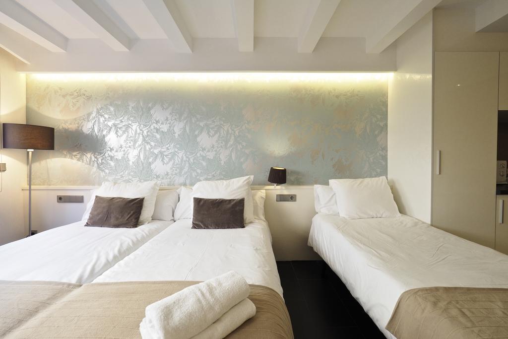 Barcelona Fifteen Central Aparthotel Exterior photo